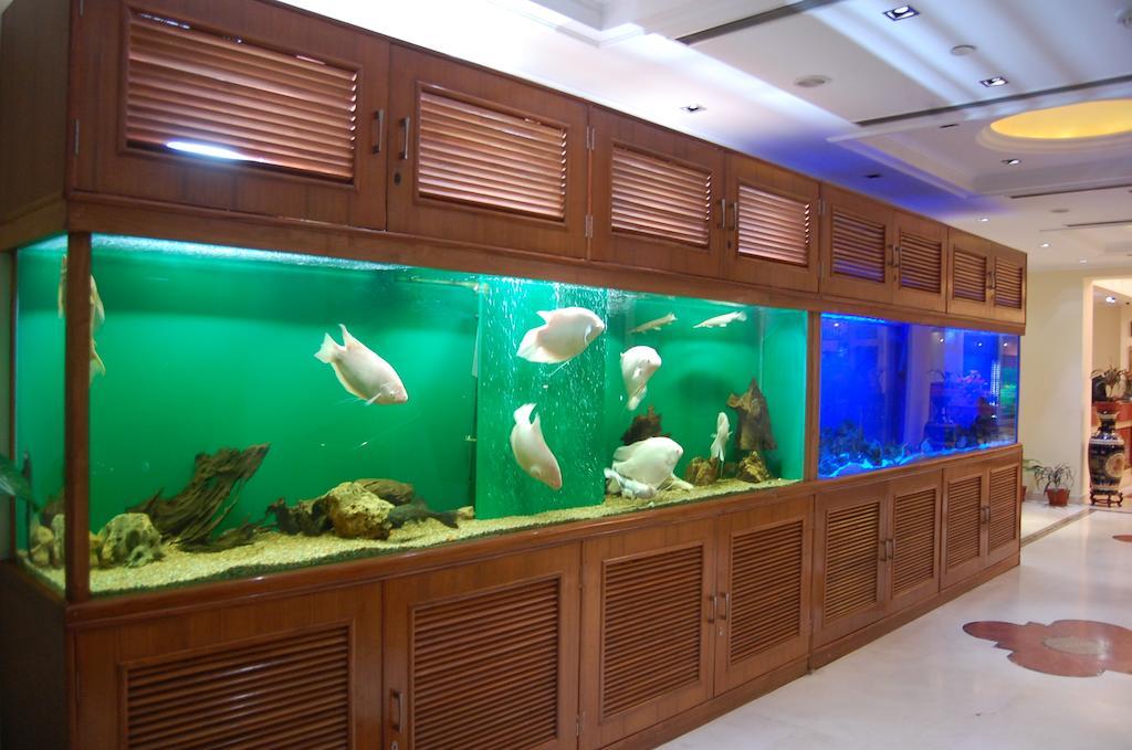 Hotel Meraden Grand Varanasi Ngoại thất bức ảnh