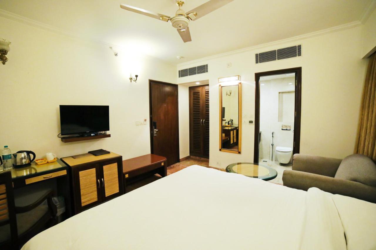 Hotel Meraden Grand Varanasi Ngoại thất bức ảnh