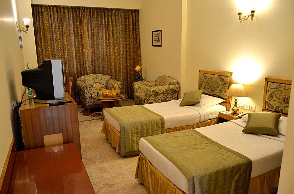 Hotel Meraden Grand Varanasi Ngoại thất bức ảnh
