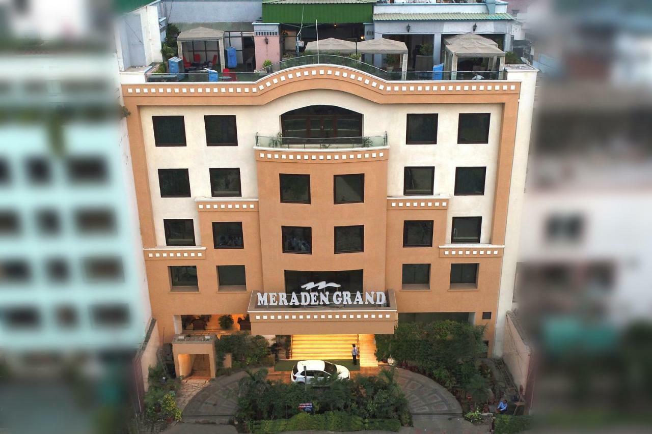 Hotel Meraden Grand Varanasi Ngoại thất bức ảnh